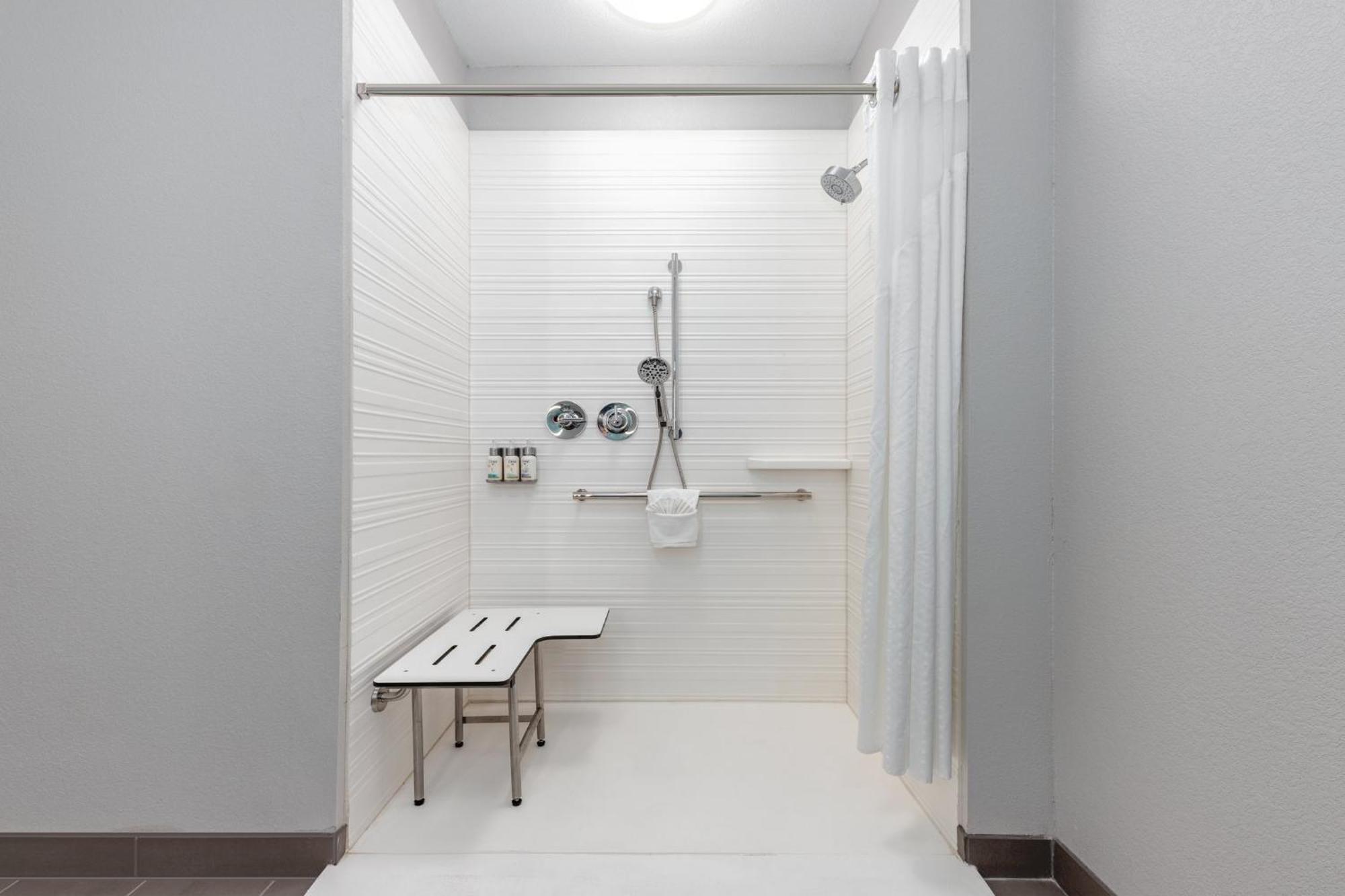 Avid Hotels Austin Nw - Lakeline By Ihg Bagian luar foto